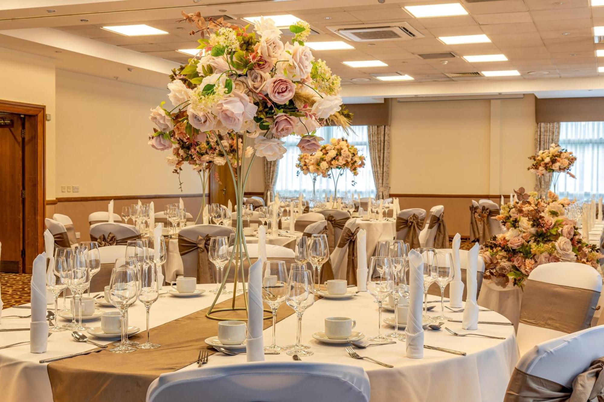 Bromsgrove Hotel And Spa מראה חיצוני תמונה